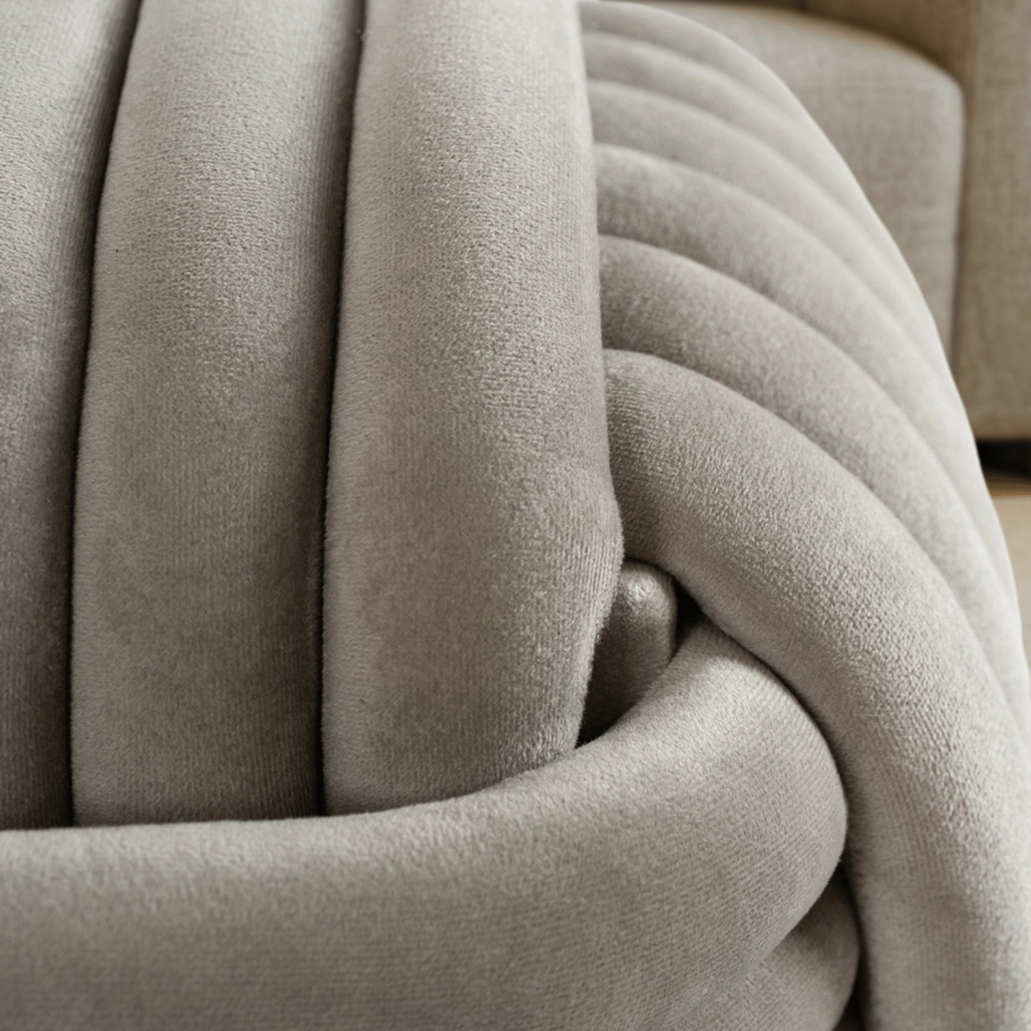 MAGMA Geflochtener Pouffe Velour